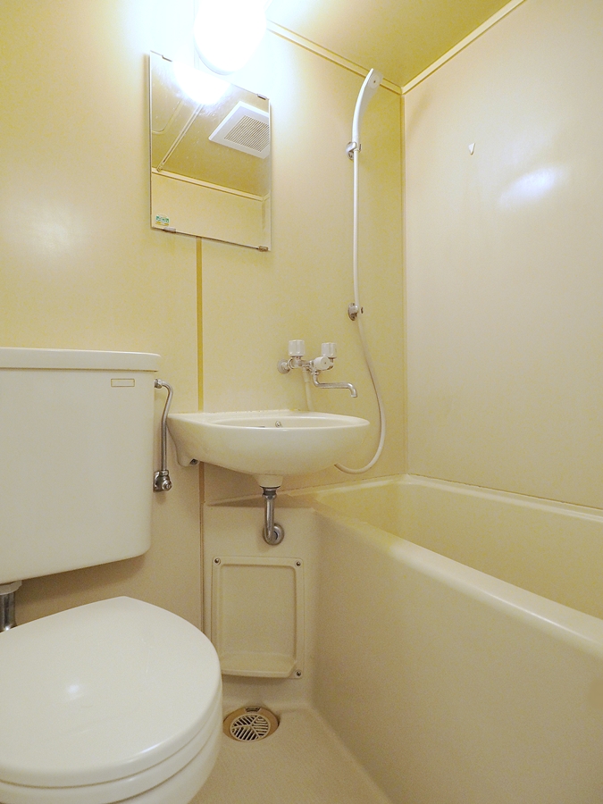 初 期費用オ ールフ リー★家 具家電付き!駅3分!のトイレ写真