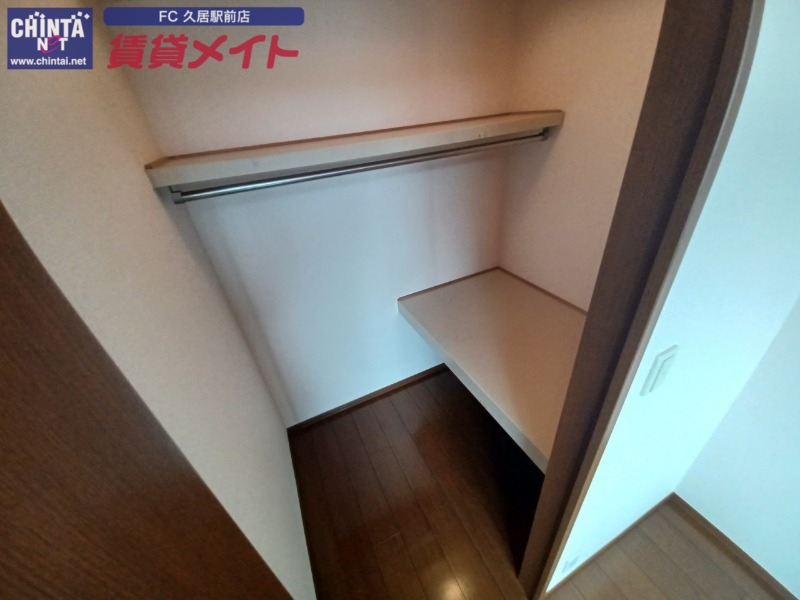 収納　同型参考写真