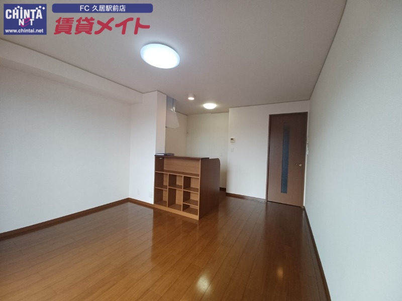 居室・リビング　同型参考写真