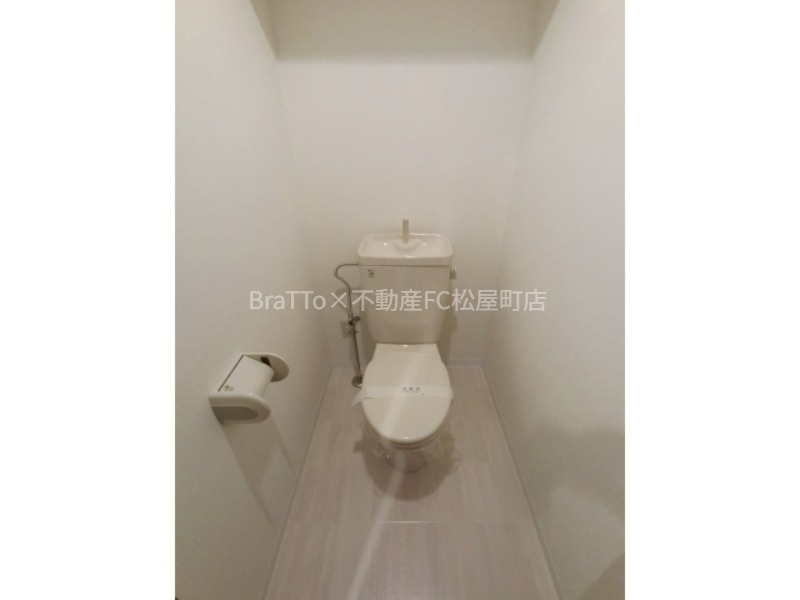 地下鉄谷町線 谷町四丁目駅 徒歩1分 10階建 築26年のトイレ写真
