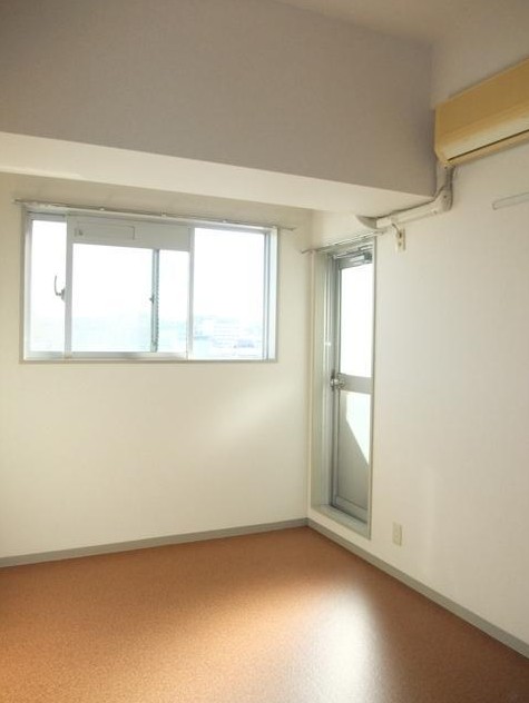 居室・リビング　明るいお部屋です