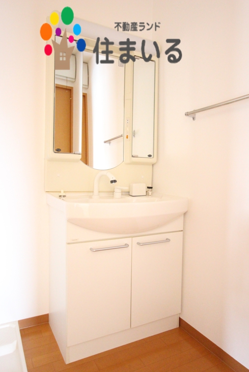 洗面設備　※写真は同型タイプとなります