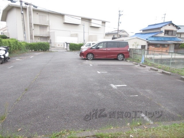 【大津市下阪本のアパートの駐車場】