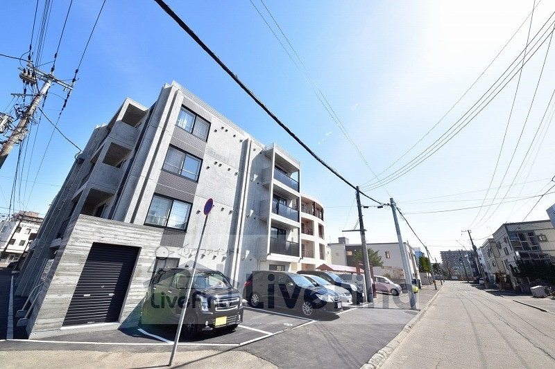 札幌市豊平区美園一条のマンションの建物外観