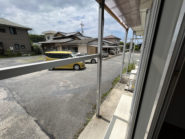 【コスモハイツの駐車場】