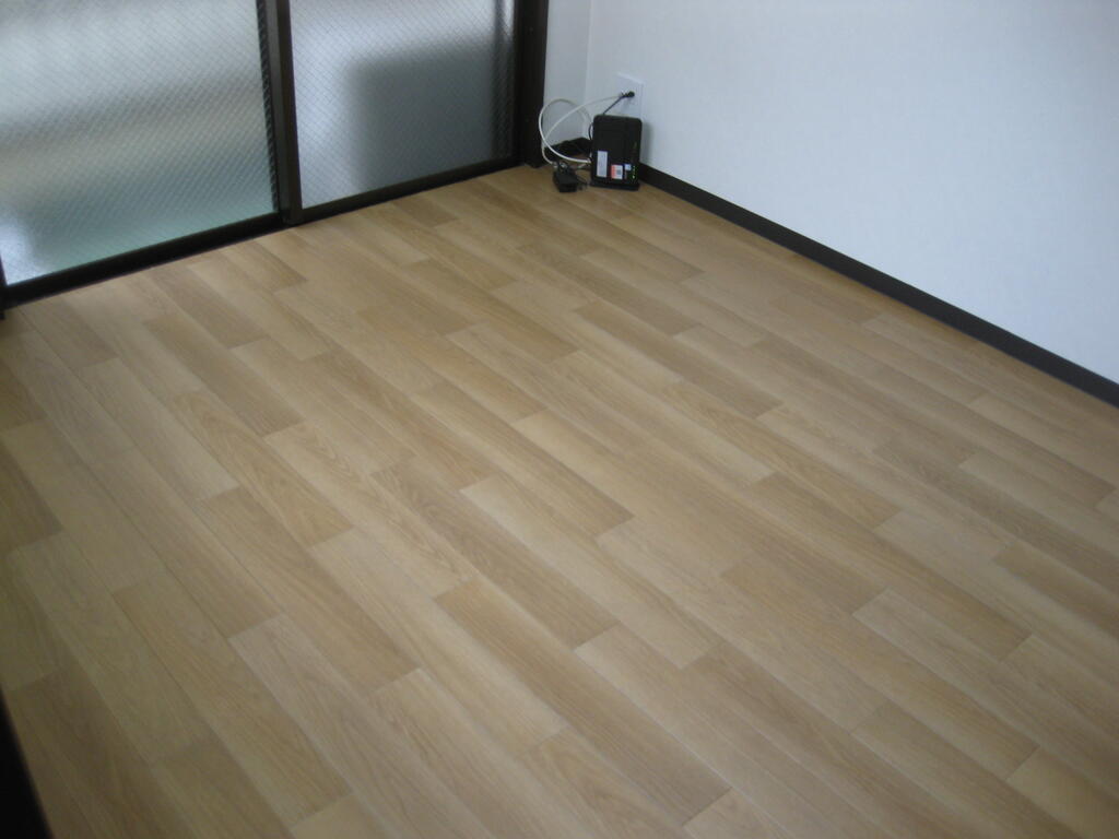 コーポ白鳩の居間写真