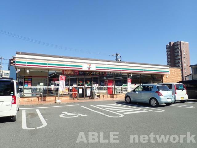 コンビニ　セブンイレブン熊本八王寺町店（コンビニ）まで519m