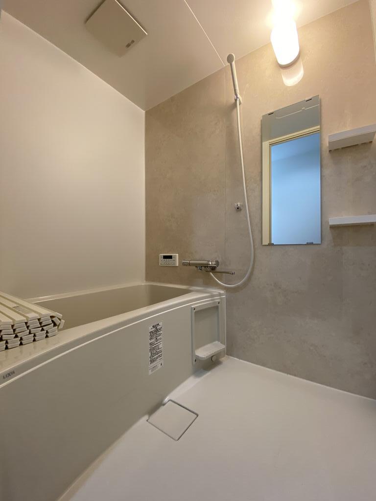 バス・シャワールーム　追い炊き機能付き