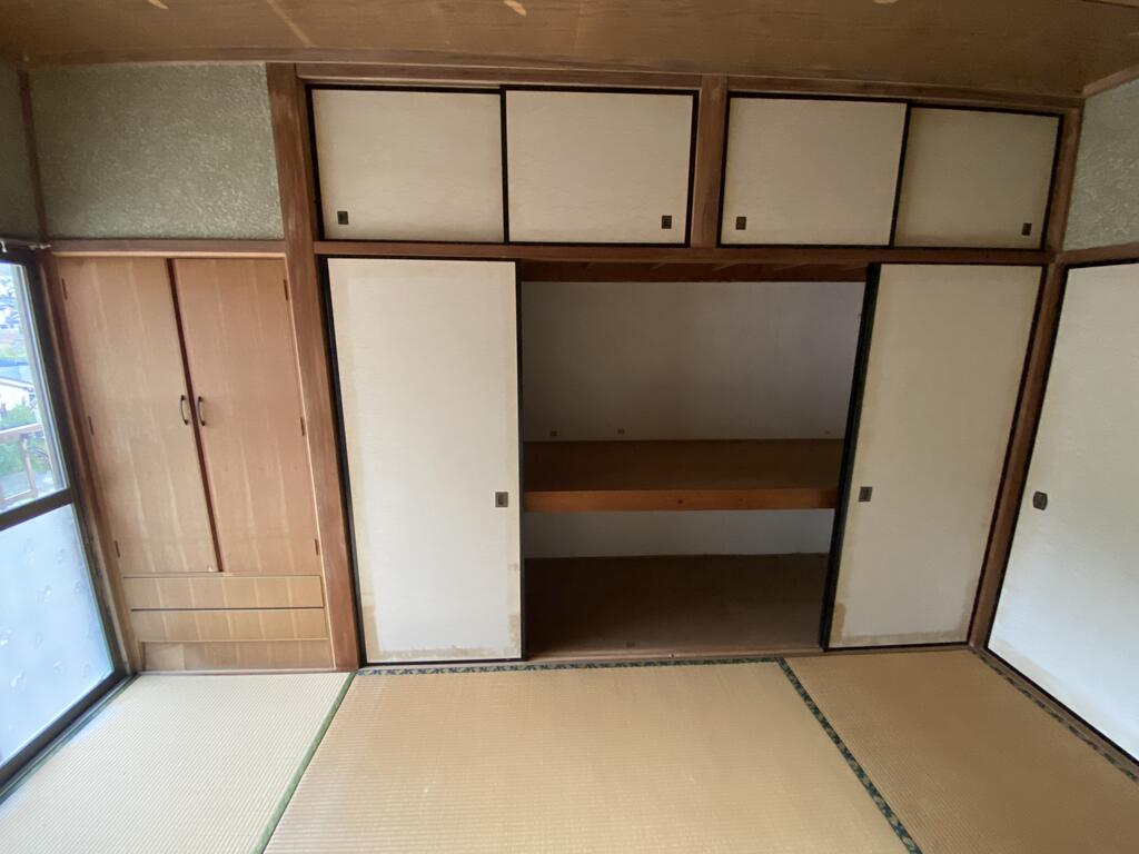 収納　２階和室収納