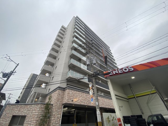 東大阪市荒本新町のマンションの建物外観