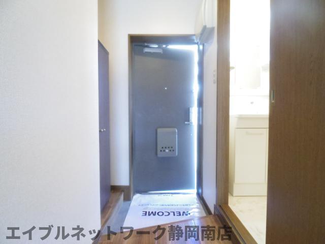 玄関　シンプルで使いやすい玄関です