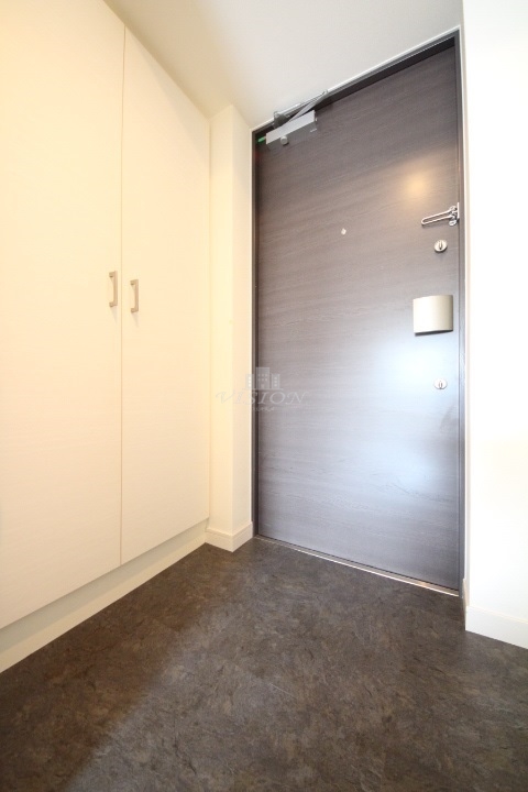 玄関　写真は別室のものです