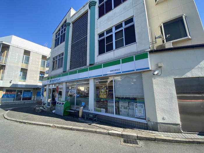 コンビニ　ファミリーマート（コンビニ）まで1595m