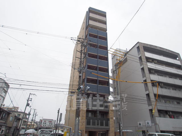京都市下京区綾大宮町のマンションの建物外観