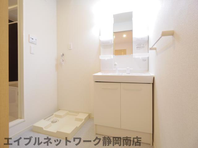 洗面設備　使いやすい洗面所です