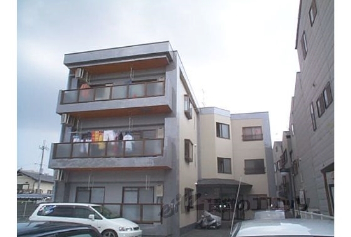 京都市西京区樫原久保町のマンションの建物外観