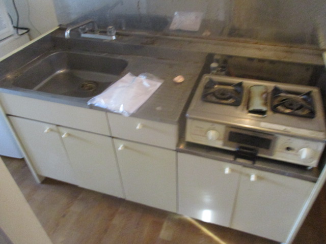 キッチン　2口ガスコンロ付きです。