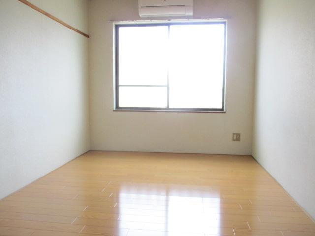 居室・リビング　畳からフローリングに変更致しました！