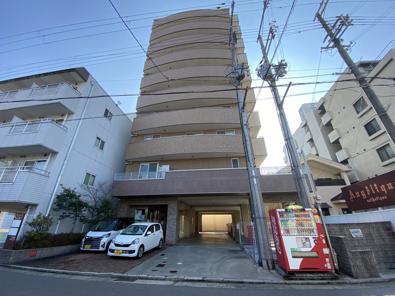 姫路市安田のマンションの建物外観