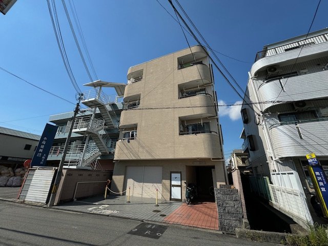 ガーデンパレス茨木の建物外観