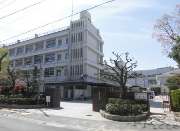 【広島市南区宇品神田のマンションの中学校】