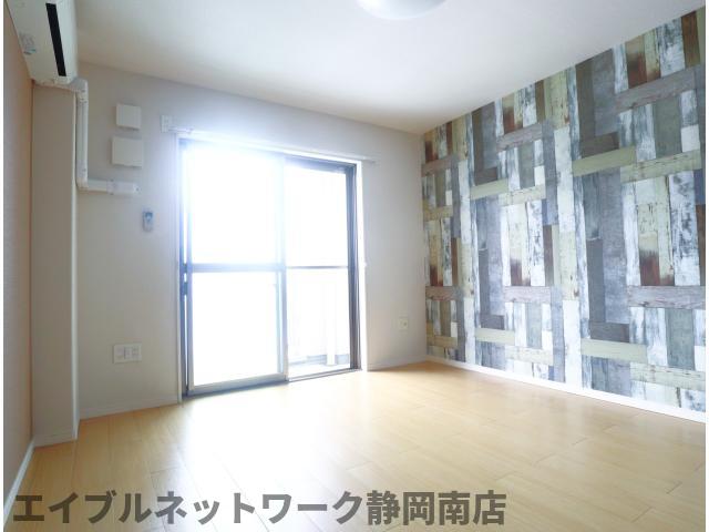 居室・リビング　ゆったり過ごせる居間です