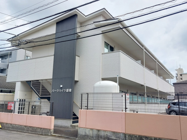 松山市道後町のマンションの建物外観