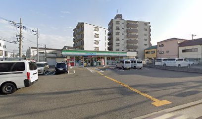 【八尾市植松町のマンションのコンビニ】