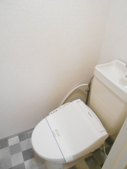 トイレ　温水洗浄暖房便座