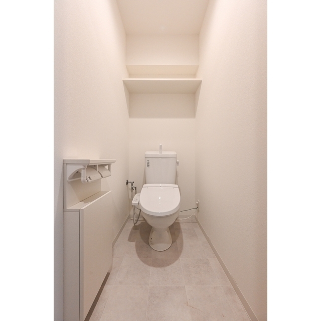 トイレ　温水洗浄便座付き