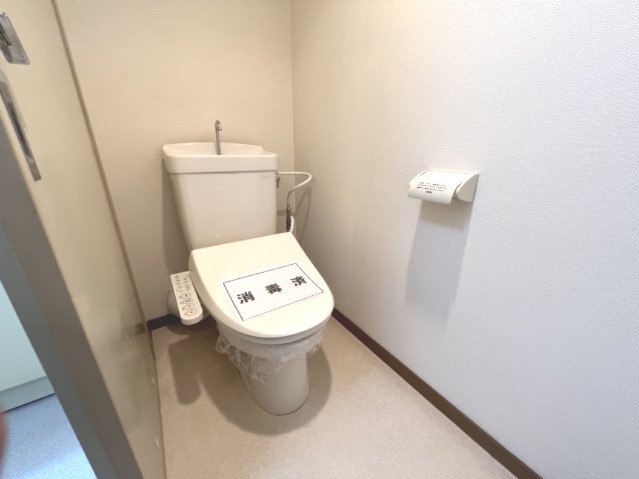 トイレ　落ち着いたトイレです