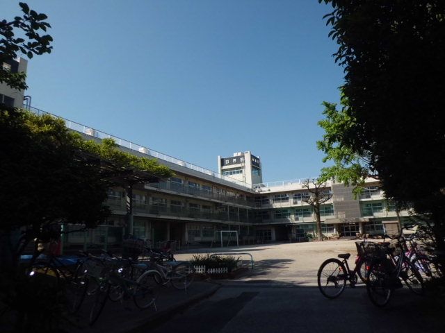 【パークアクシス市川の小学校】