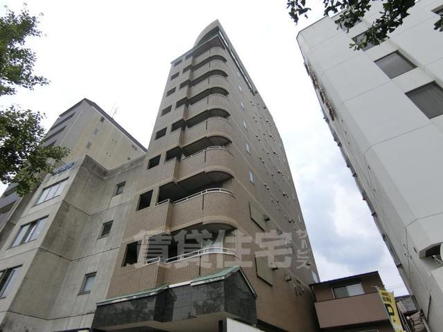 【京都市中京区宮本町のマンションの建物外観】