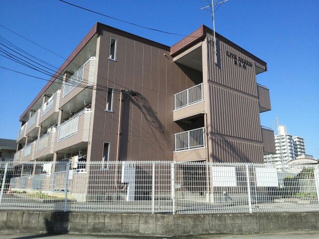 堺市西区鶴田町のマンションの建物外観