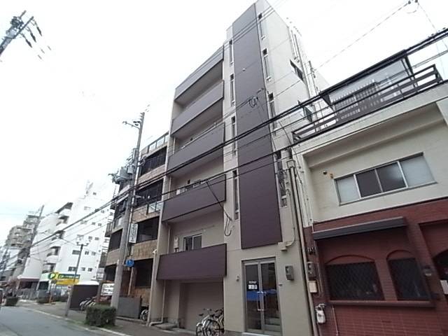 マンション諏訪山の建物外観