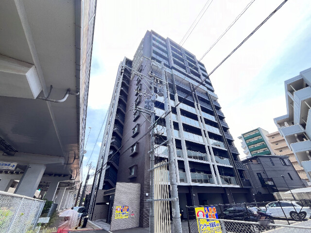 北九州市小倉北区萩崎町のマンションの建物外観