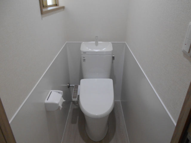 トイレ　温水洗浄便座