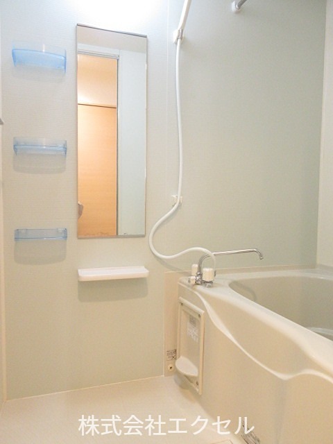 バス・シャワールーム　追い焚き機能付きです。