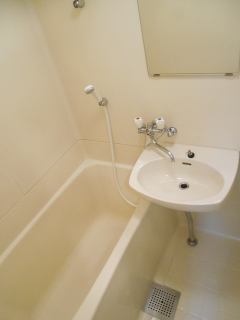 バス・シャワールーム　バスタブ