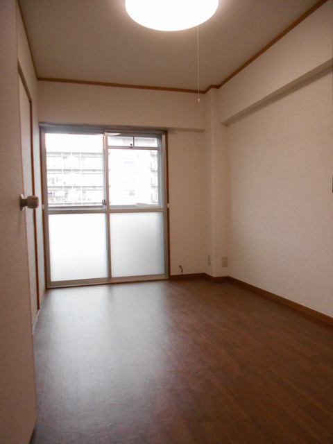 居室・リビング　洋室２