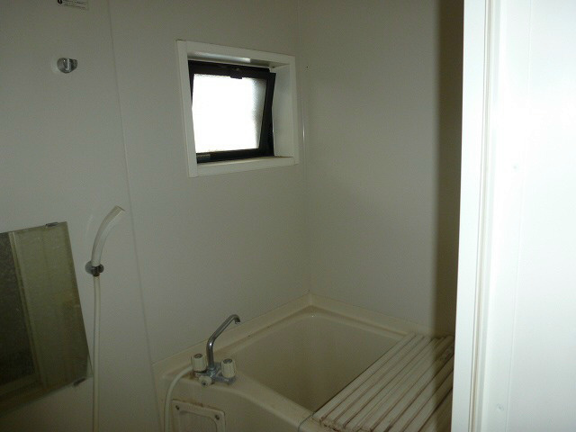 バス・シャワールーム　写真は102号室です
