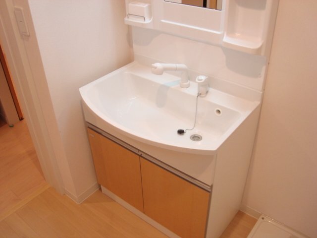 洗面設備　スペースが確保できる洗面所です