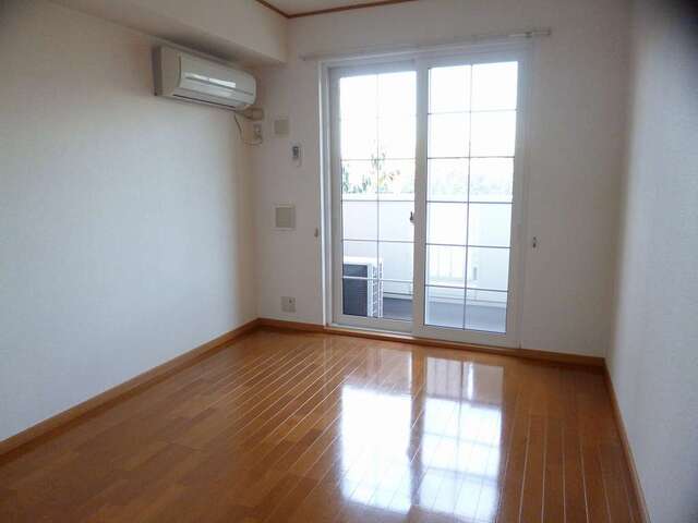 【オオタニ織平Aの居室・リビング】