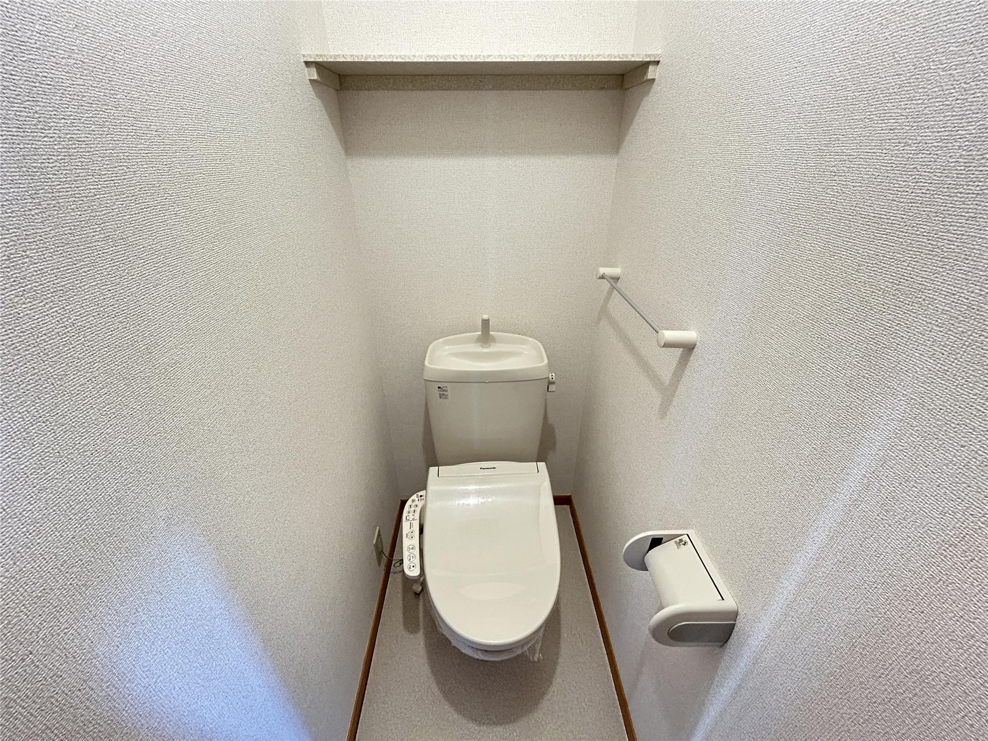 トイレ　温水洗浄便座