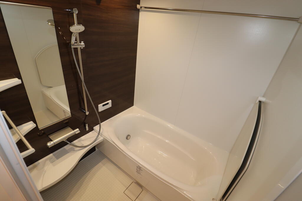 バス・シャワールーム　浴室：画像は同社類似物件の写真