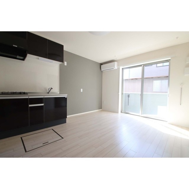 居室・リビング　全て１０２にて撮影（反転する場合有り）