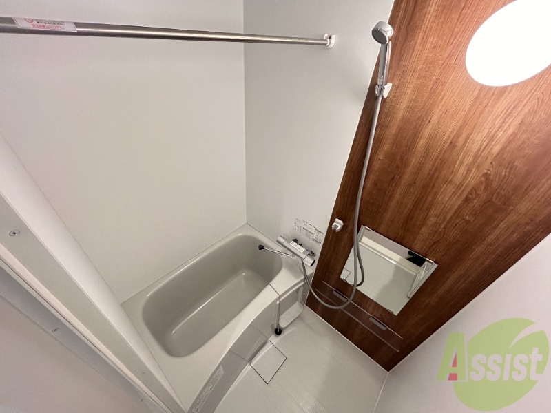 バス・シャワールーム　浴室はこちらになります。一日の疲れを癒しましょう。