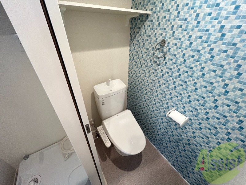 トイレ　トイレは嬉しい温水洗浄便座付となります。