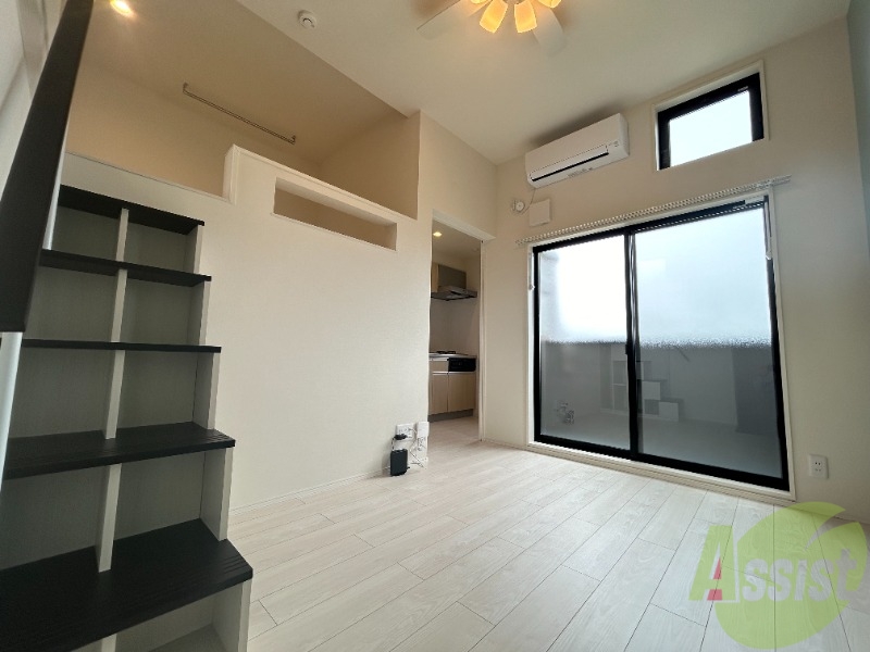 居室・リビング　こちら生活のメインとなる洋室になります。