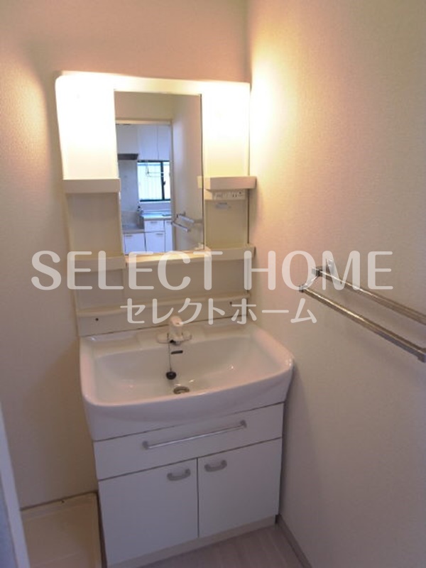 洗面設備　使いやすい独立洗面台です